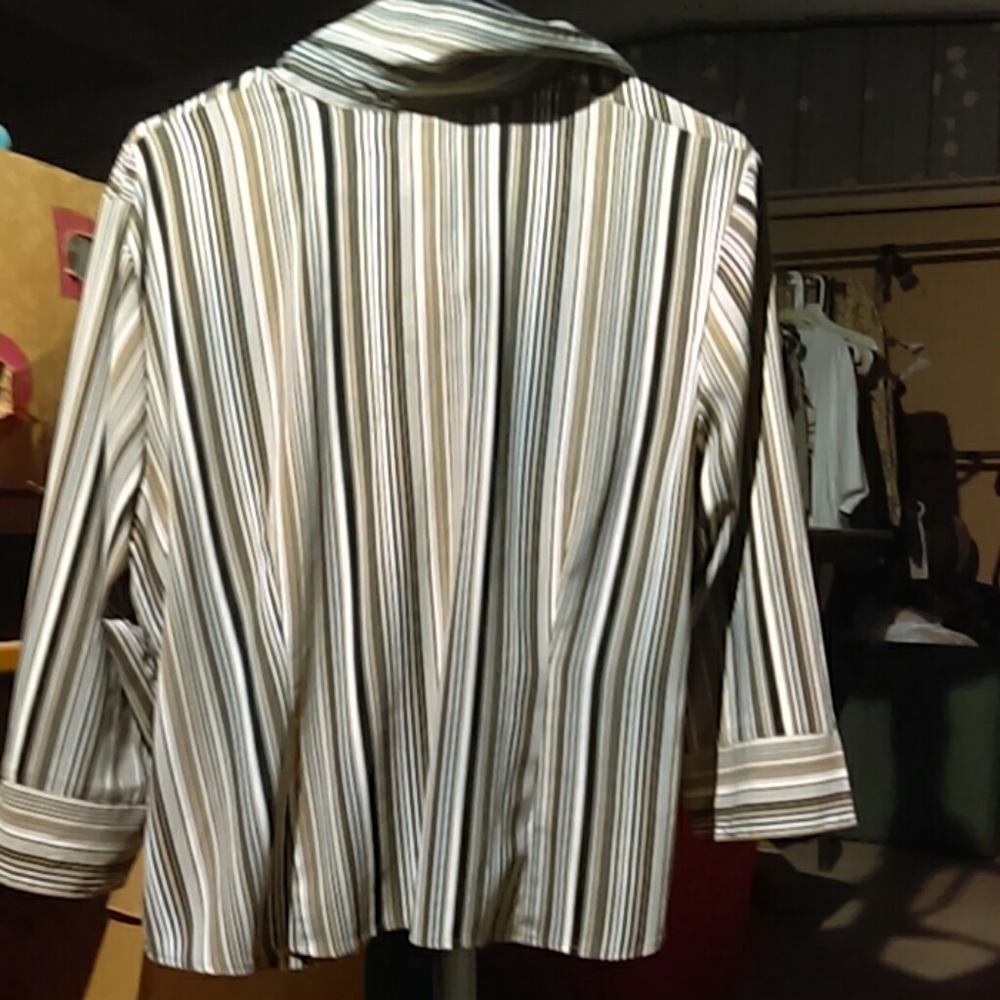 Fred David Button Down Top - Picture 3 of 4
